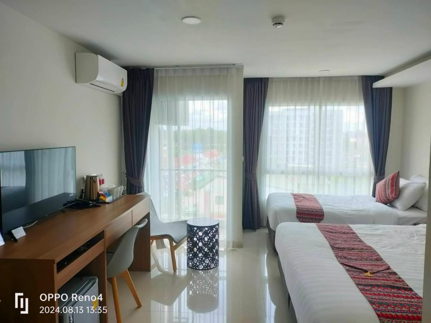 Christella Hotel Laemchabang Si Racha Exterior foto